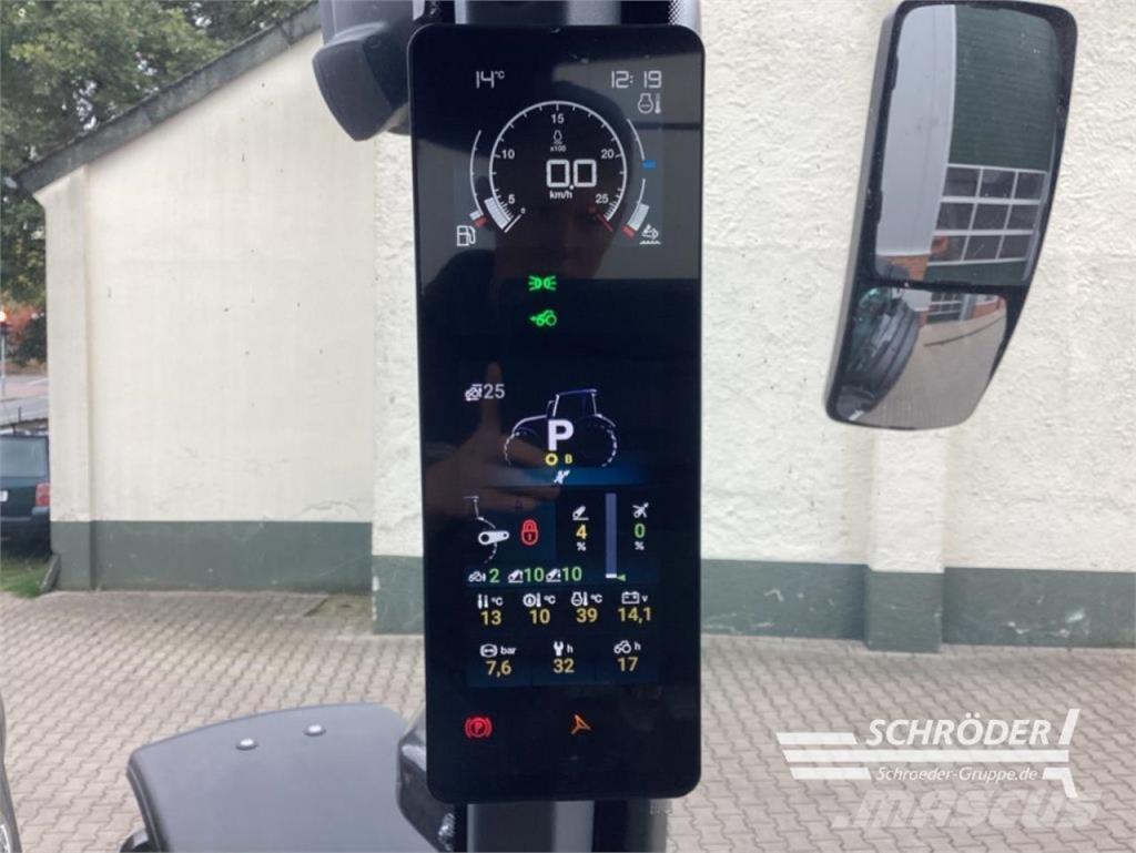 Valtra Q 305 Traktoren