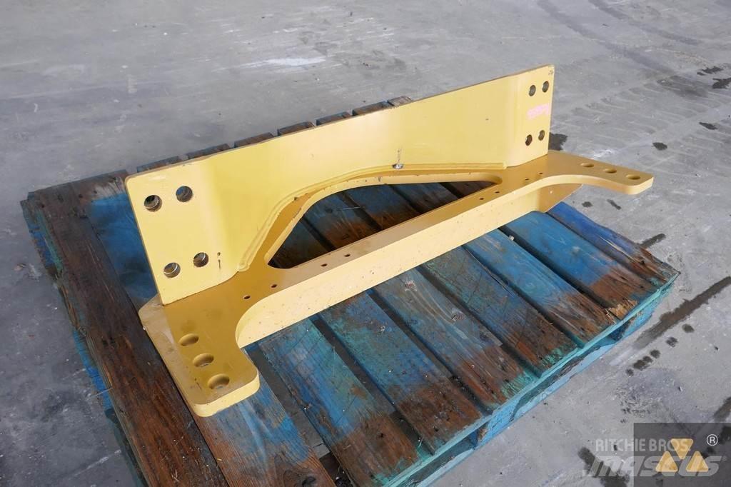 CAT 140M3 Drawbar Transport Sonstige