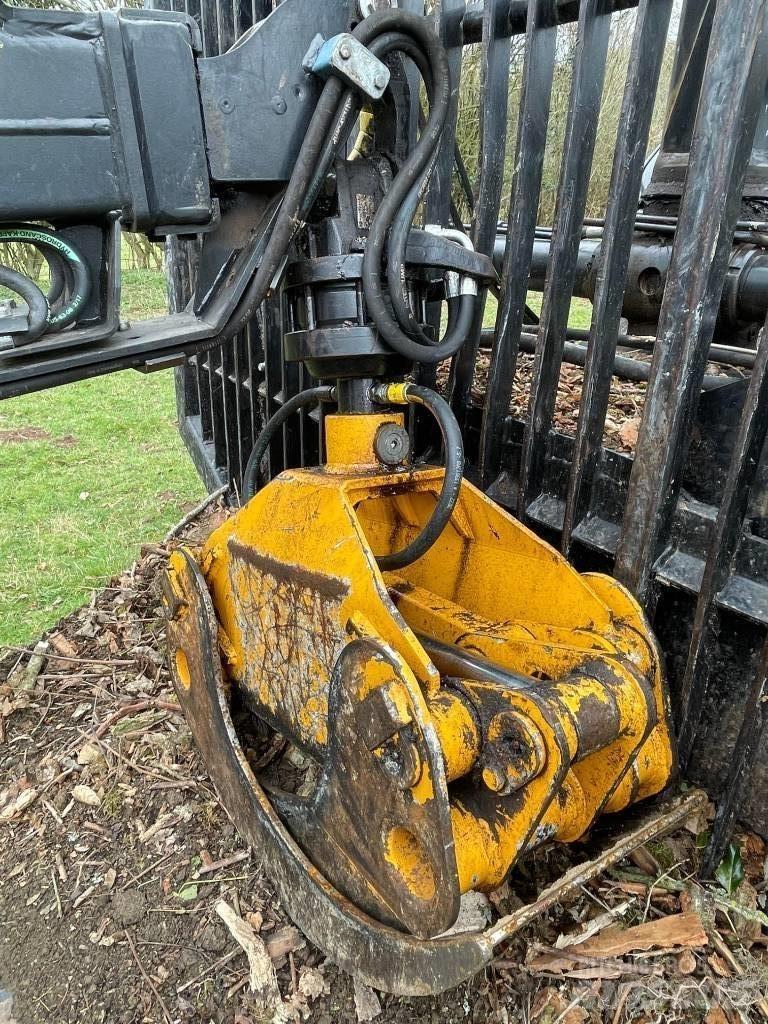 Valtra N122 Traktoren