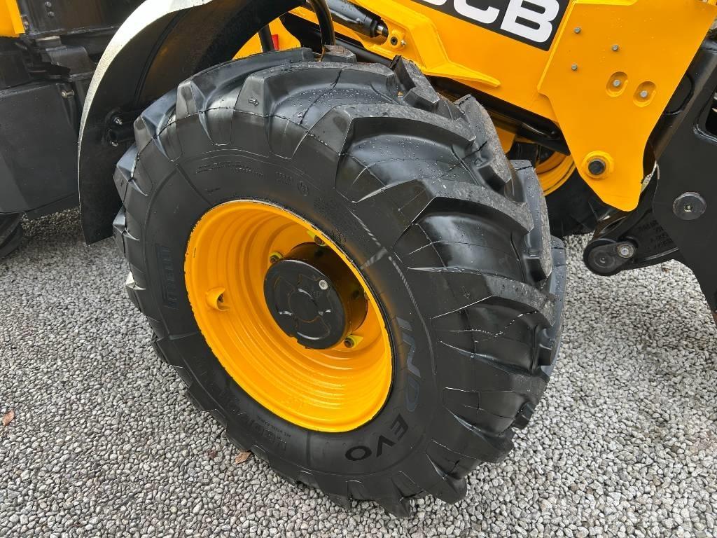 JCB TM320S Teleskoplader für Landwirtschaft