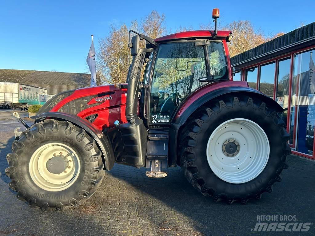 Valtra T234A Traktoren