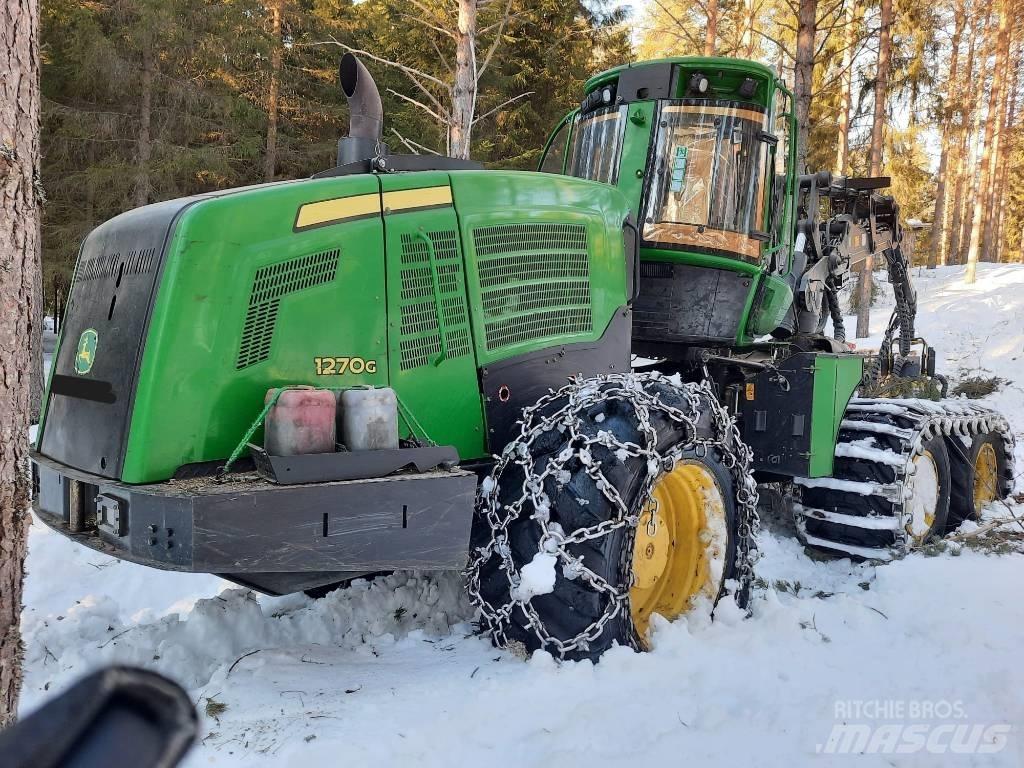 John Deere 1270G 6W Harvester
