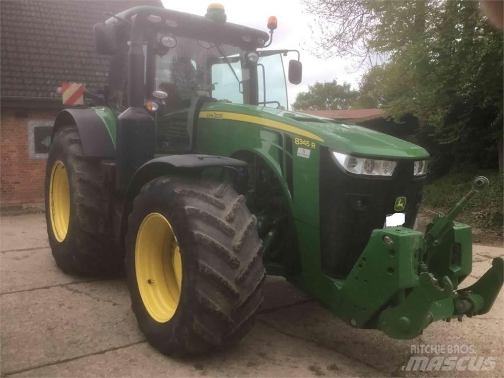 John Deere 8345R Traktoren