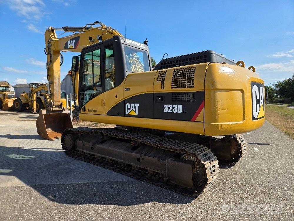 CAT 323DL Raupenbagger