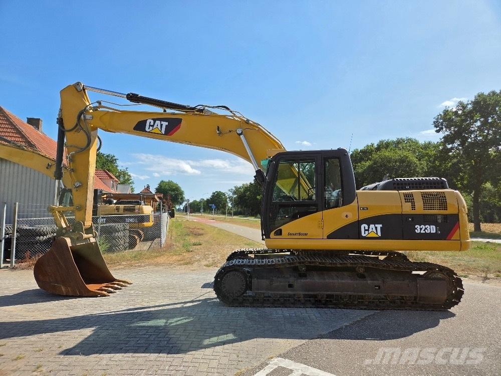 CAT 323DL Raupenbagger
