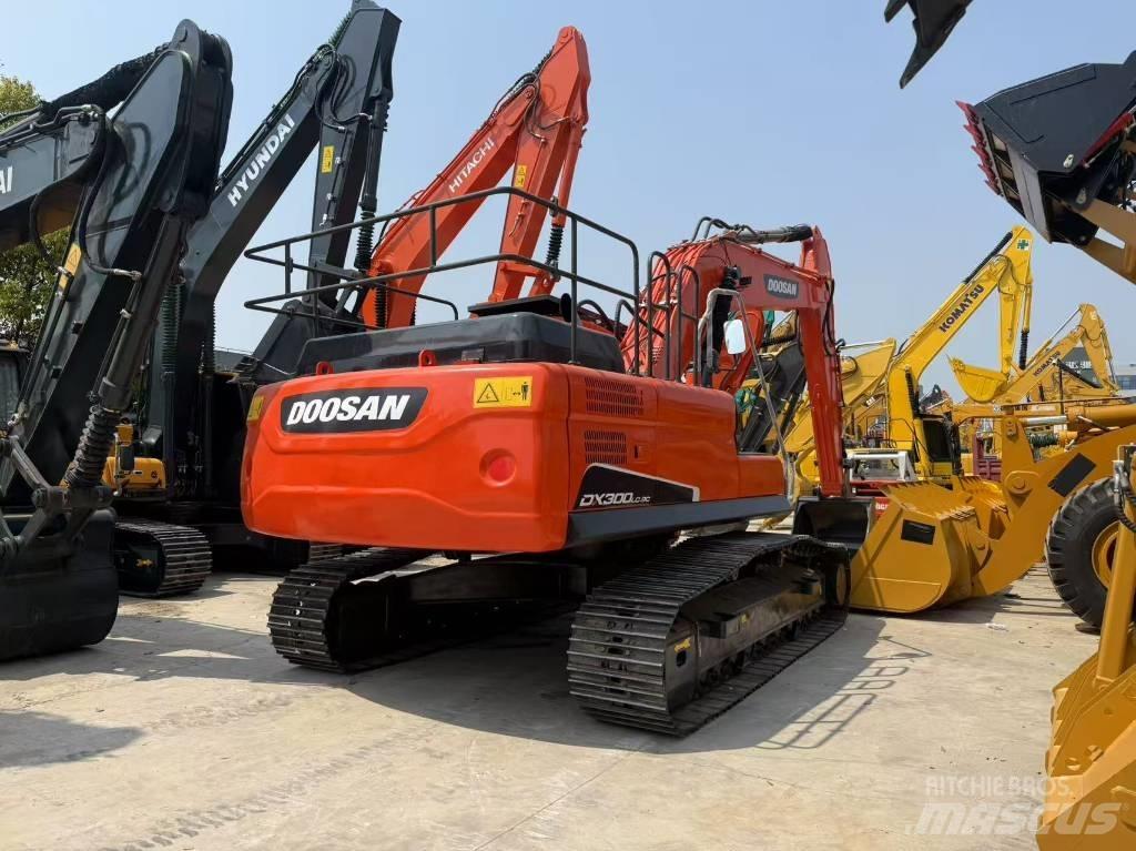 Doosan DX 300 LC-9C Raupenbagger