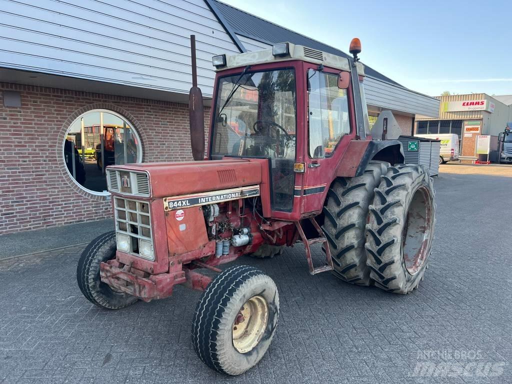 International 844xl Traktoren