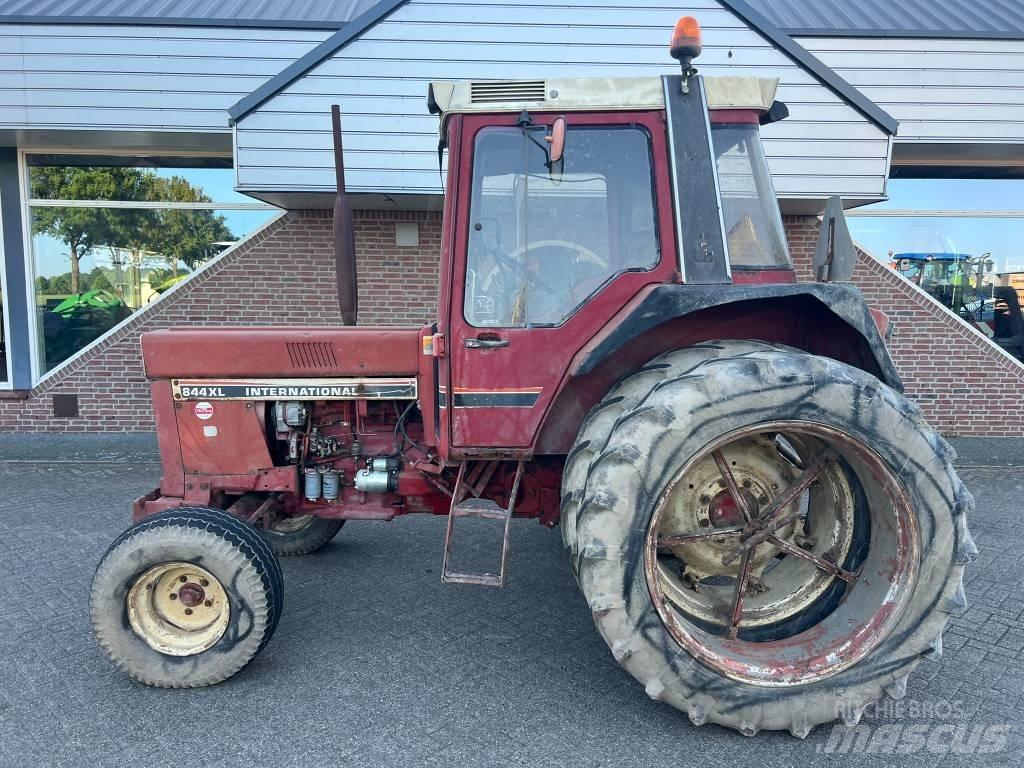 International 844xl Traktoren