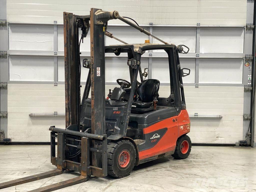Linde E30-01 Elektrische heftrucks