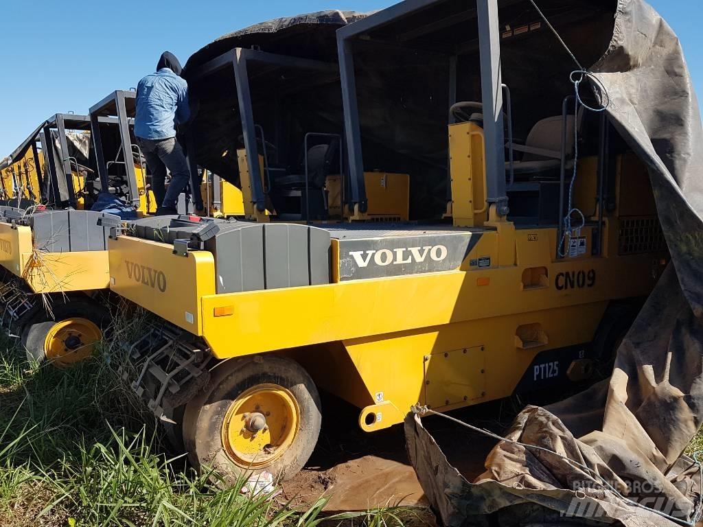 Volvo PT 125 Gummiradwalzen