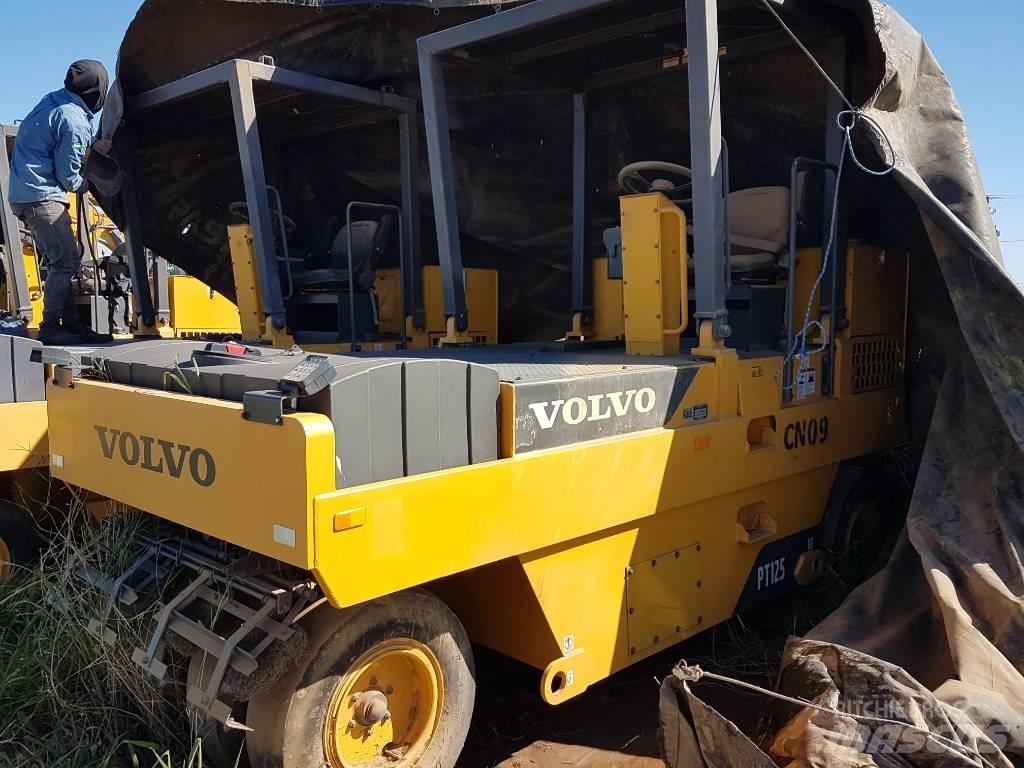 Volvo PT 125 Gummiradwalzen