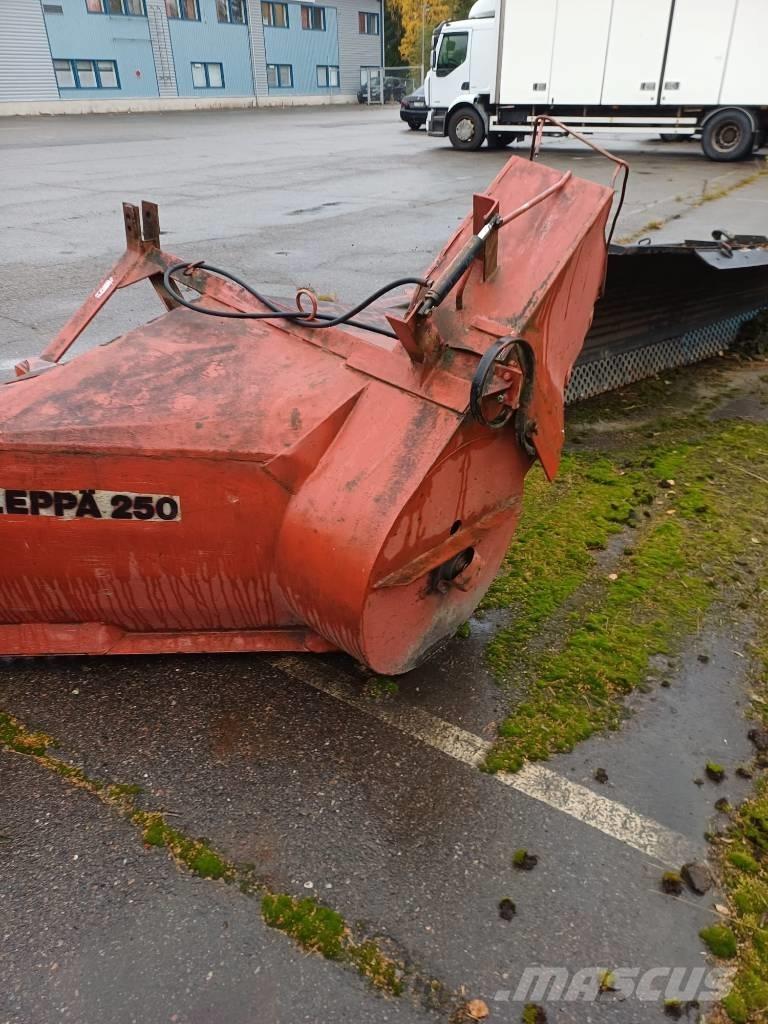 Leppä Leppä 250 Schneefräse