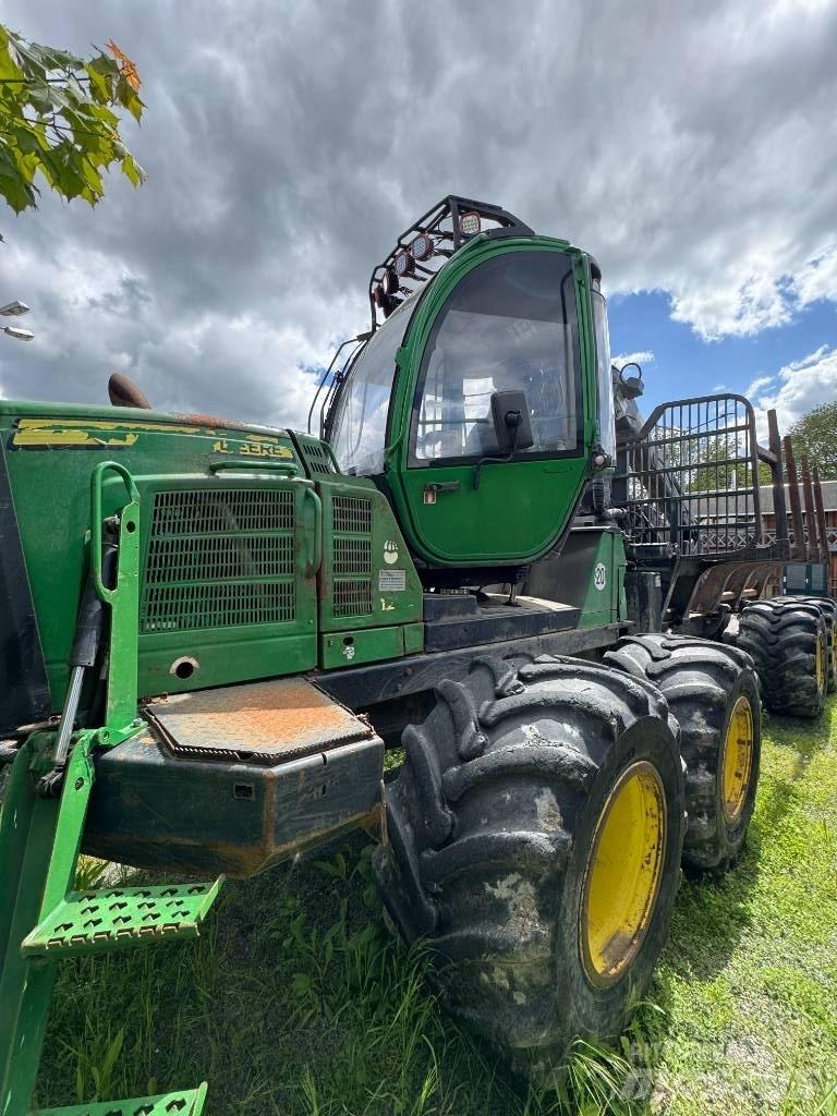 John Deere 1210 E Forwarder