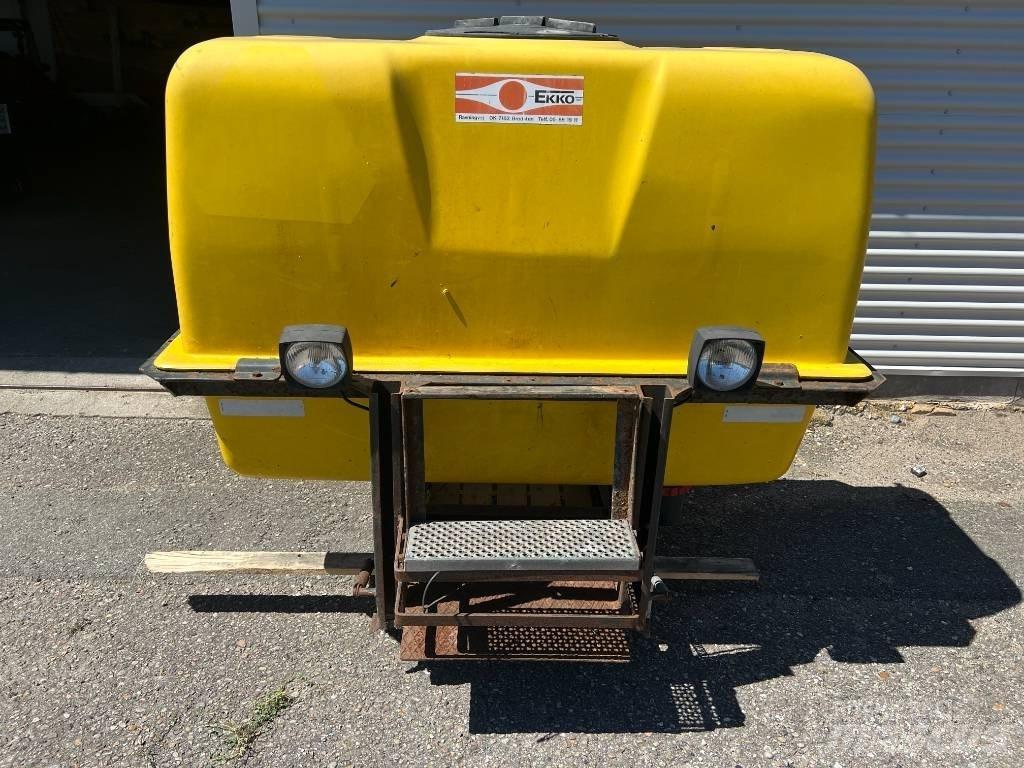 Ekko Front Tank Anbauspritzen
