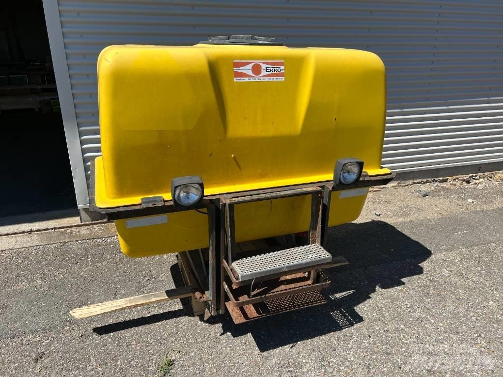 Ekko Front Tank Anbauspritzen