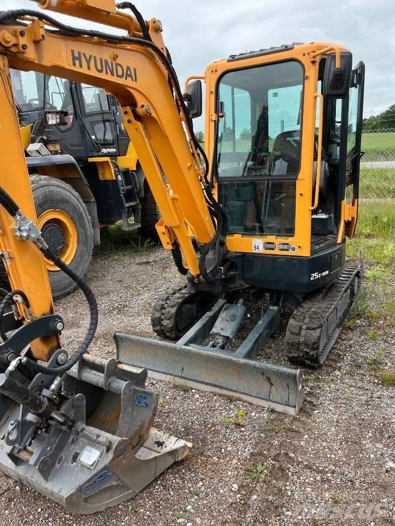 Hyundai R25Z-9 AK Minibagger < 7t