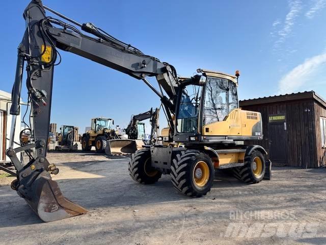 Volvo EW 140 C Mobilbagger