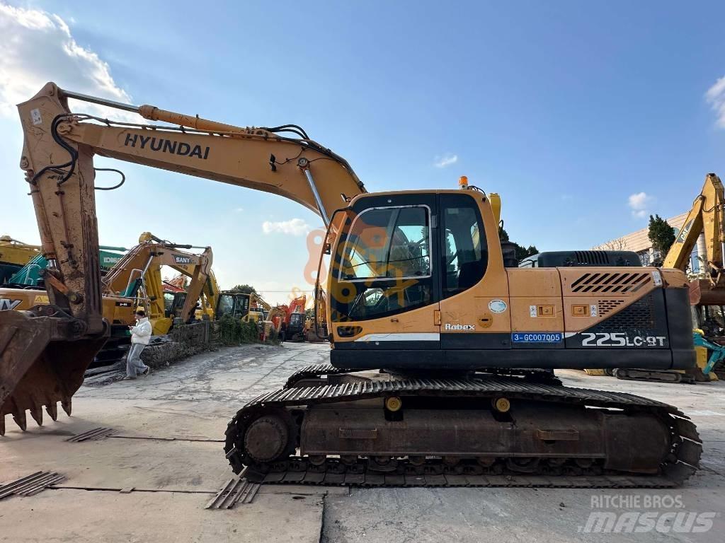 Hyundai 225 Raupenbagger