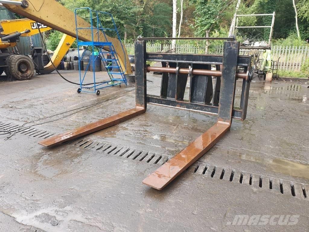 Volvo L 220 D Gabeln