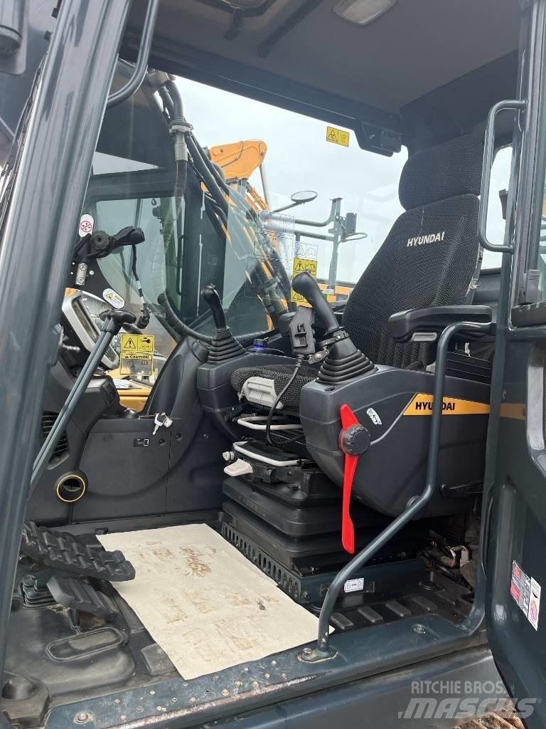 Hyundai HX 220 Raupenbagger