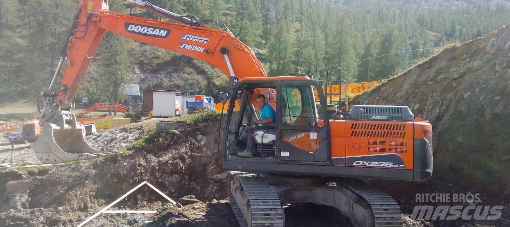 Doosan DX 235 Raupenbagger