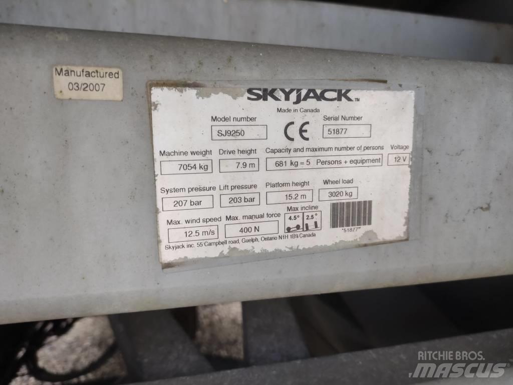 SkyJack SJ 9250 Scheren-Arbeitsbühnen