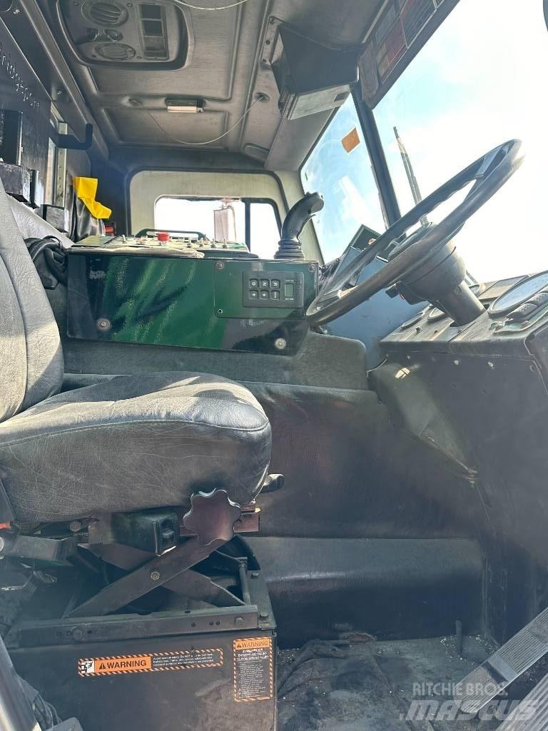 Mack LEU613 Müllwagen