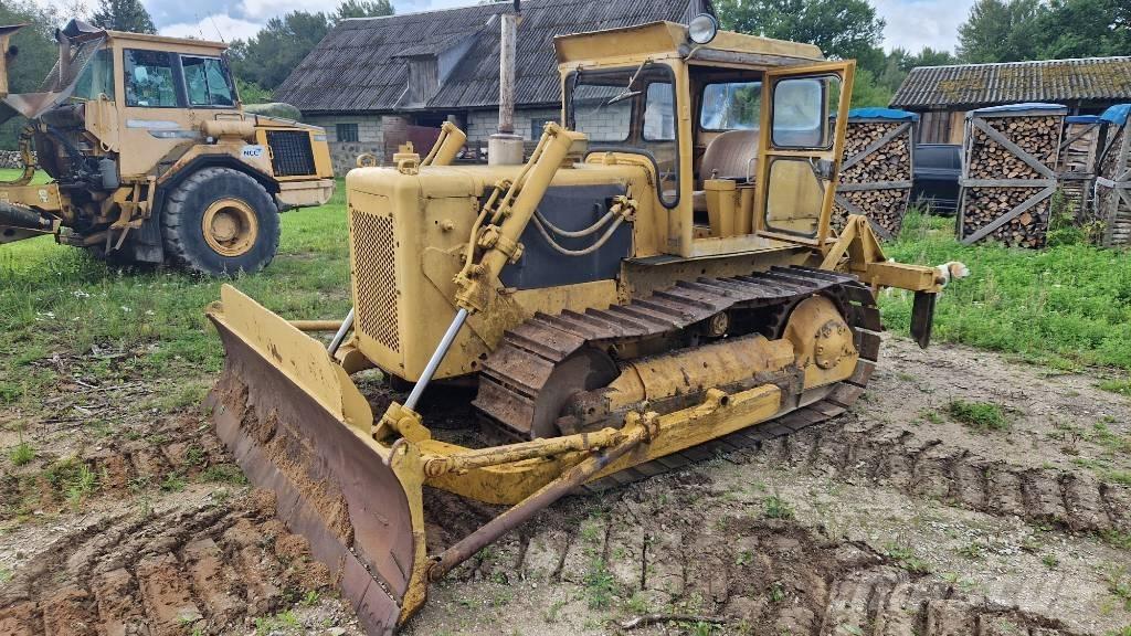 CAT D 4 D Bulldozer
