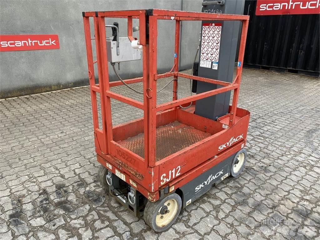 SkyJack SJ12 Personenaufzüge