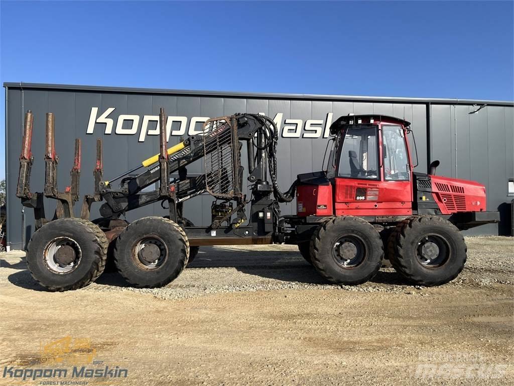 Komatsu 895 Forwarder