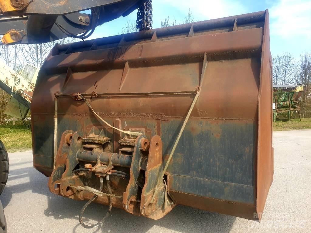  GODET GHD 8M3 Schaufeln