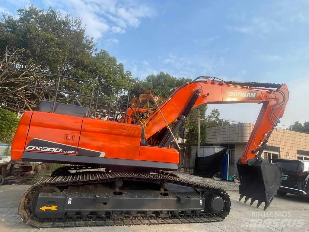 Doosan DX 300 Raupenbagger