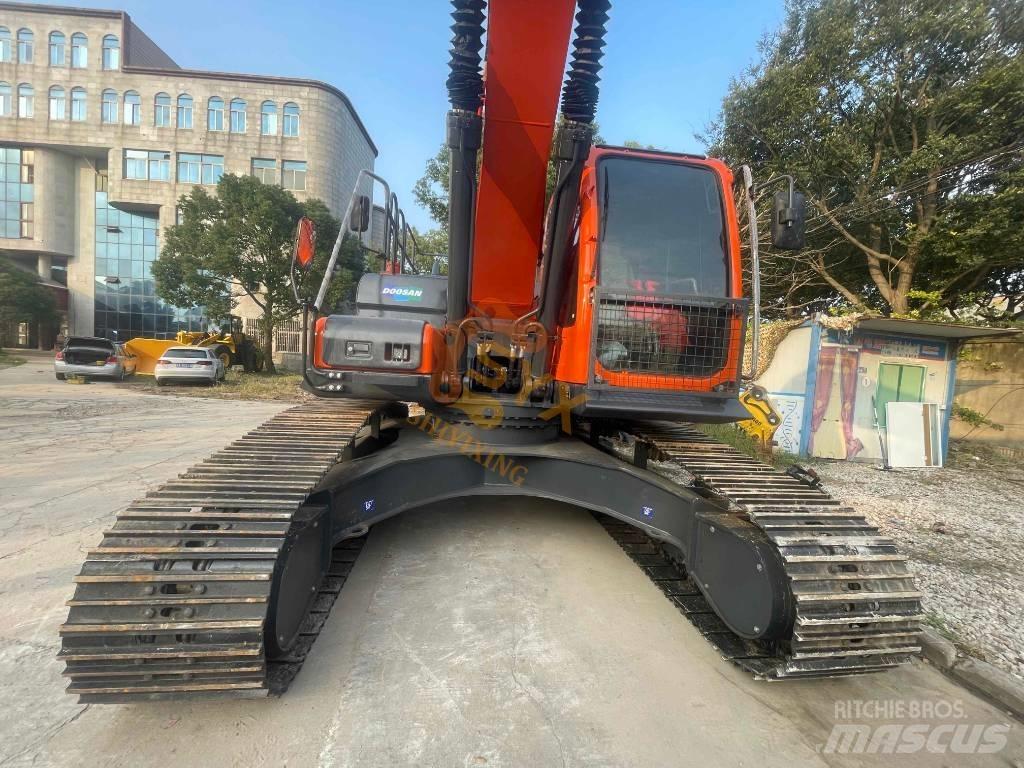 Doosan DX 300 Raupenbagger
