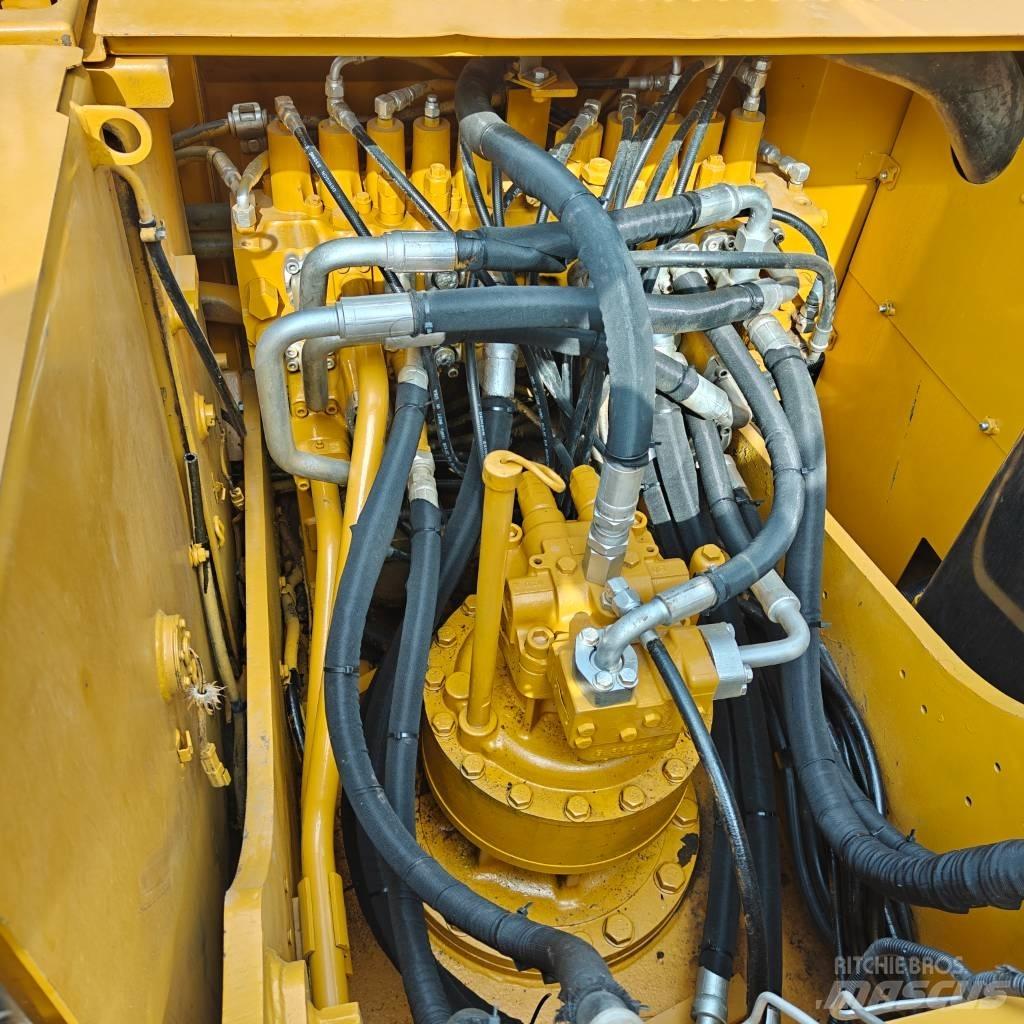 CAT 323 D L Raupenbagger