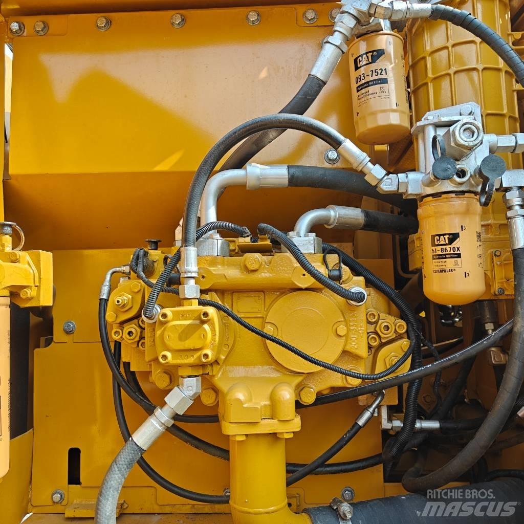 CAT 323 D L Raupenbagger