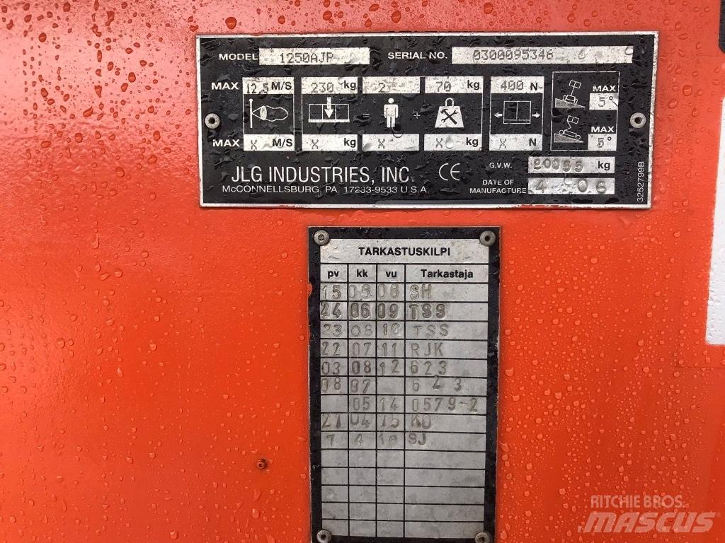 JLG 1250 AJP Gelenkteleskoparbeitsbühnen