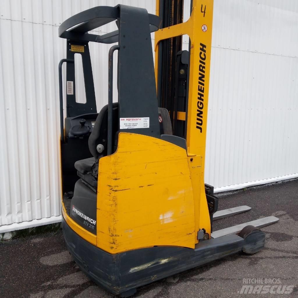Jungheinrich ETV 216 Schubmaststapler