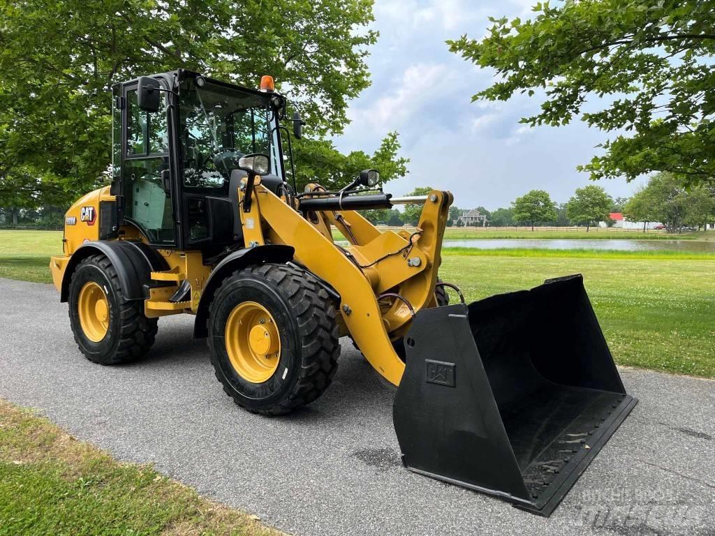 CAT 908M Radlader