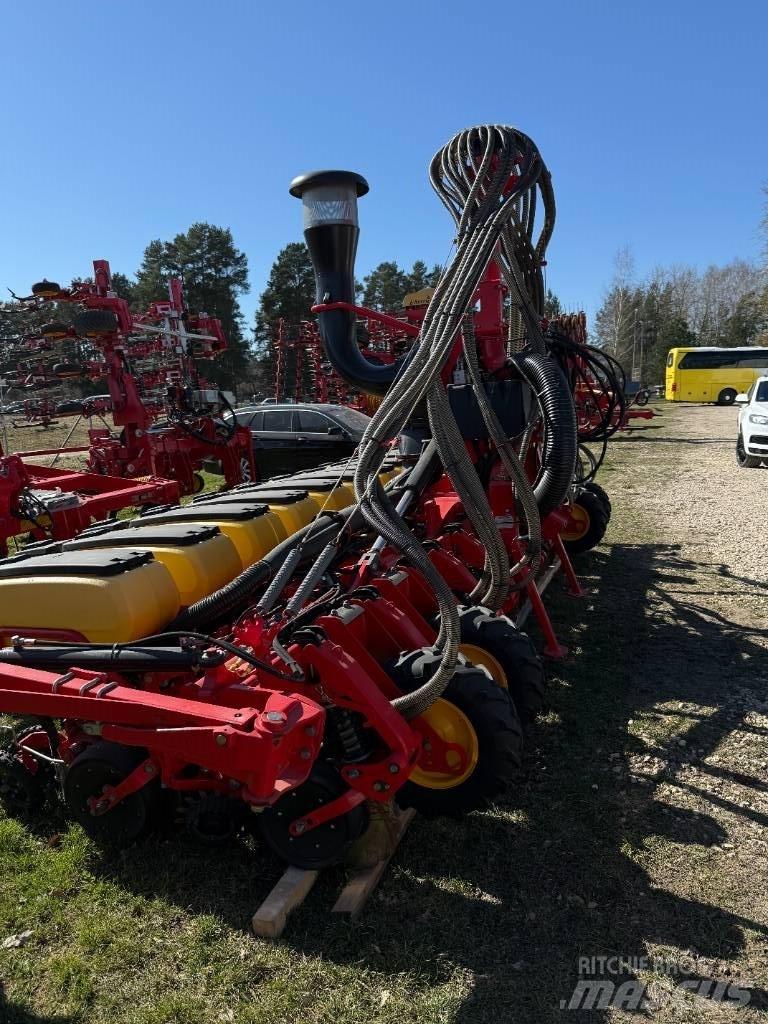 Väderstad Tempo V12 Präzisionssaatmaschinen