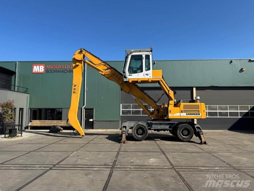 Liebherr A 924 B Materialumschlag