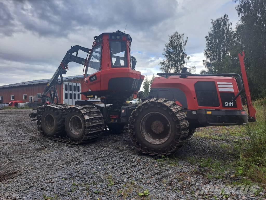 Komatsu 911 Harvester