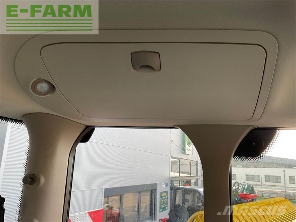 John Deere 6R 215 Traktoren