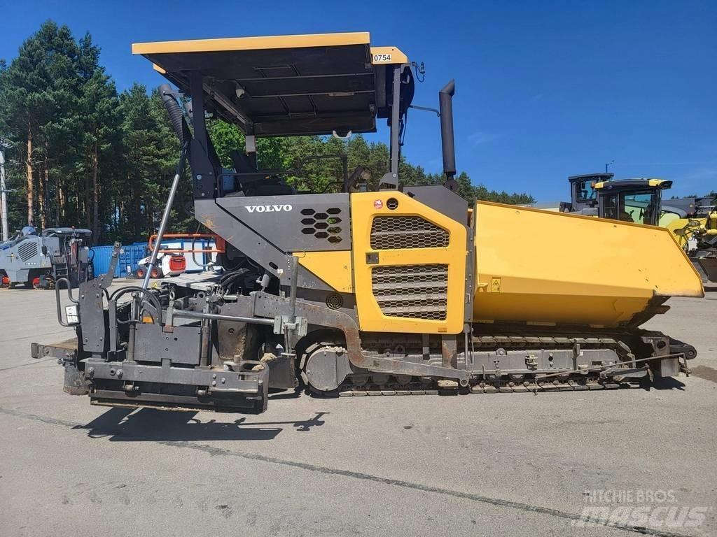 Volvo ABG P7820C Strassenfertiger
