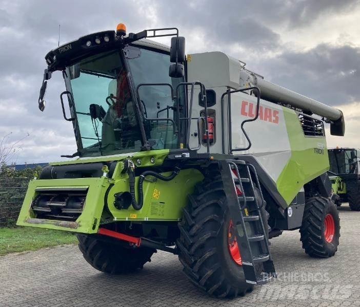CLAAS TRION 530 Mähdrescher