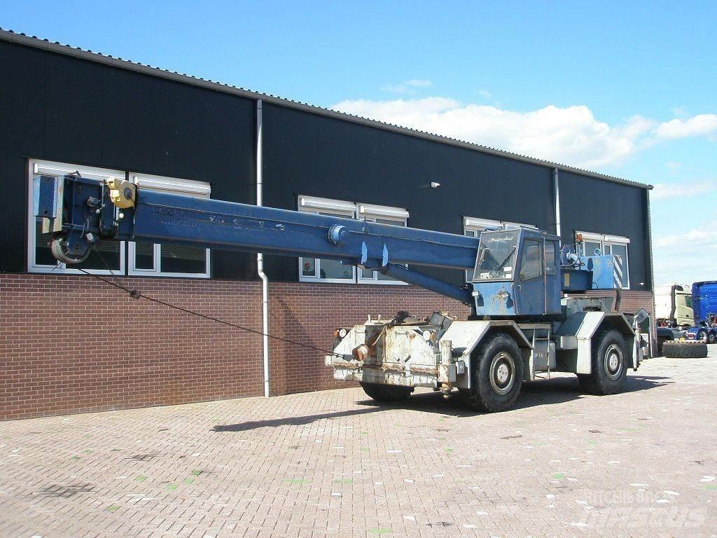 Faun RT30 Ruwterrein kranen