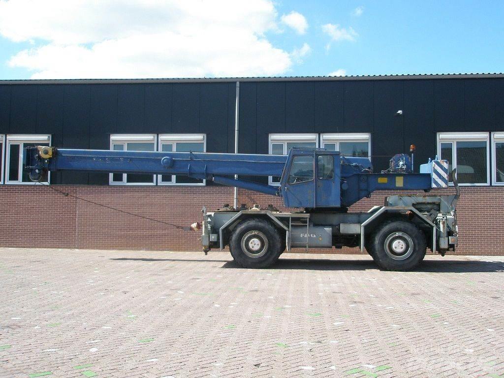 Faun RT30 Ruwterrein kranen