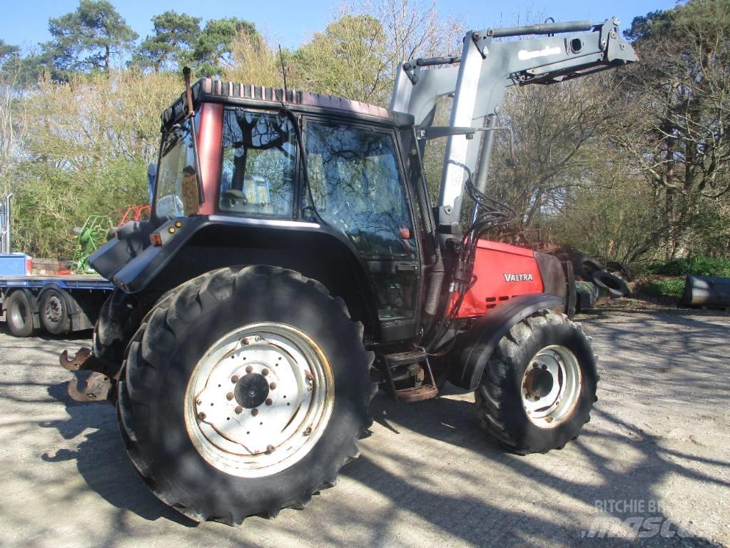 Valtra 6350 Traktoren