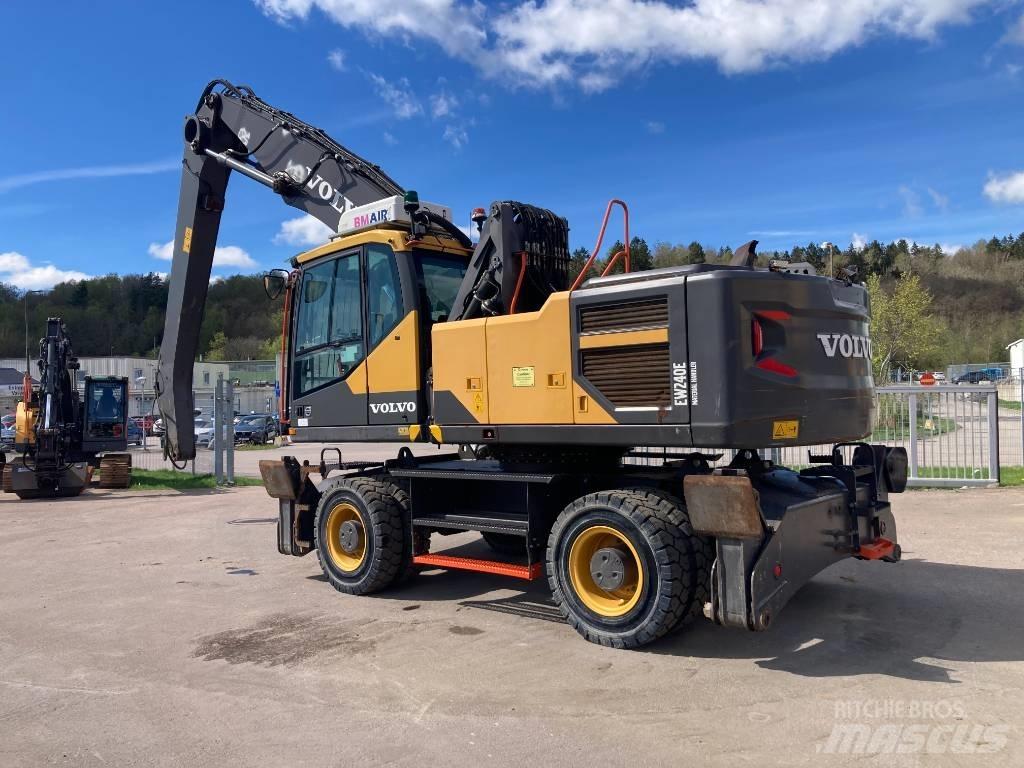 Volvo EW 240 E MH Materialumschlag