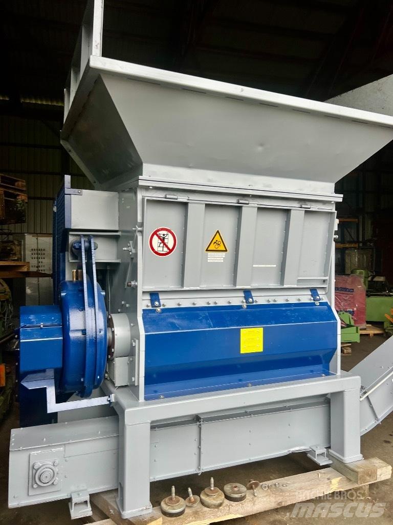 Lindner VEGA 1500 Schredder