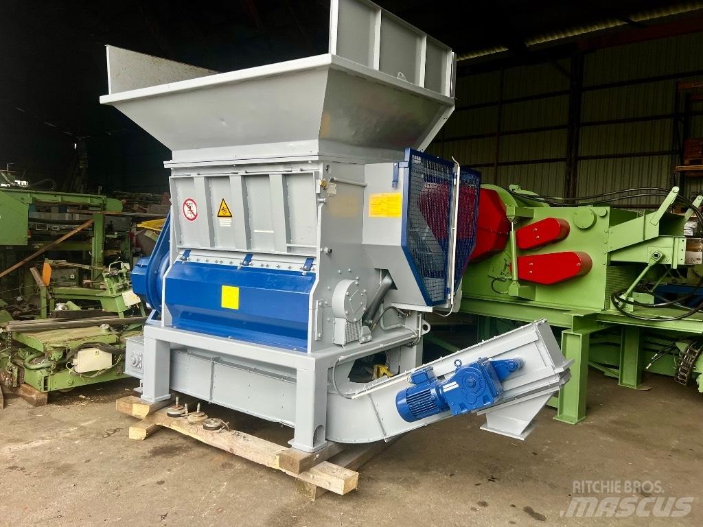Lindner VEGA 1500 Schredder